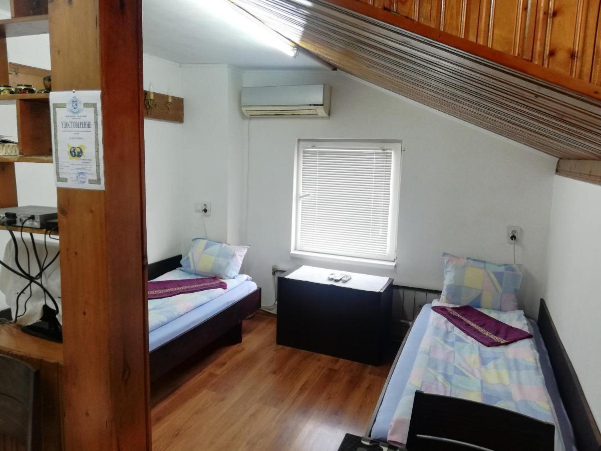 Guest Room Asparuh Troyan  Exterior foto